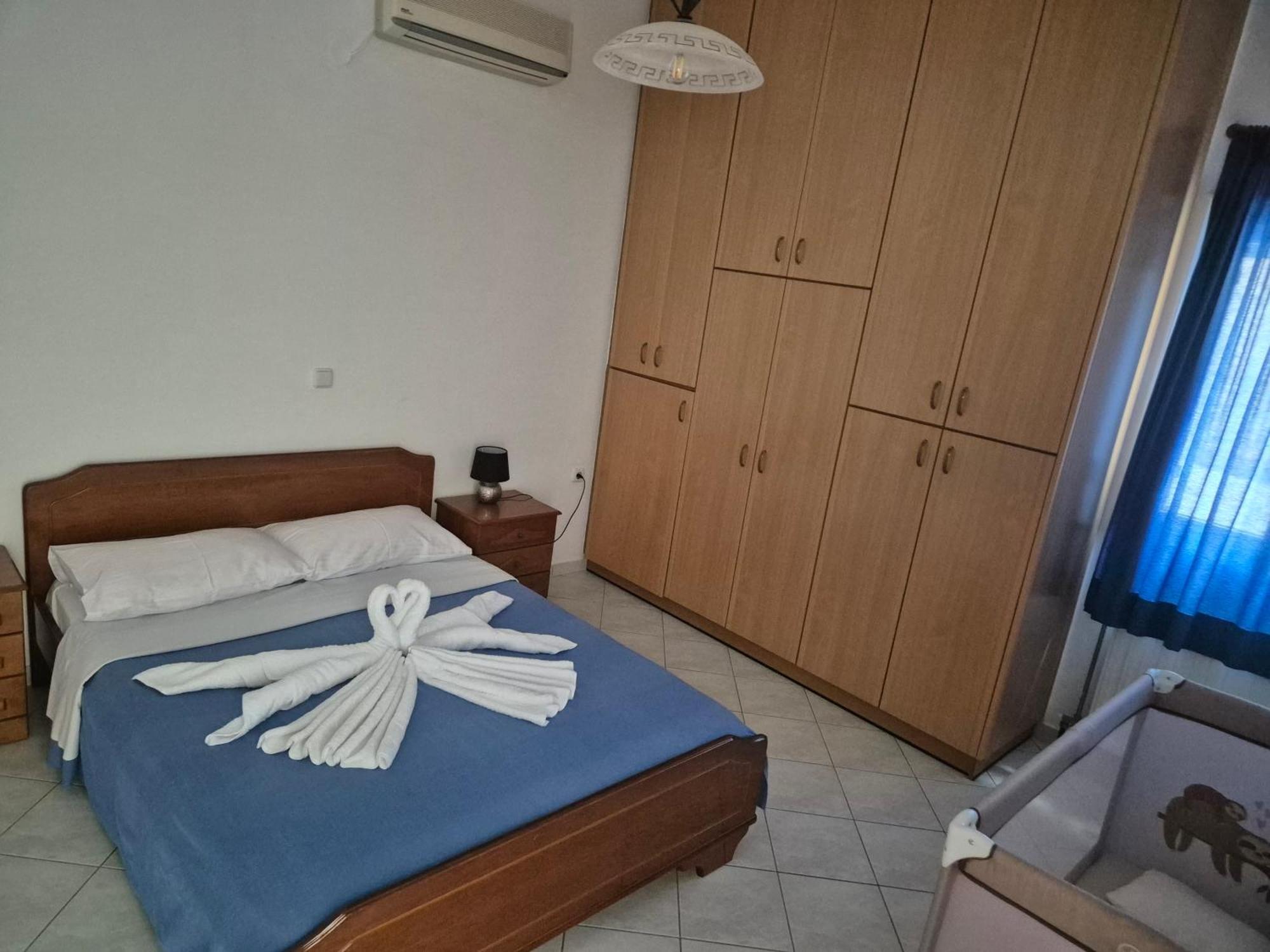 Apartments Marina House Farsa Luaran gambar