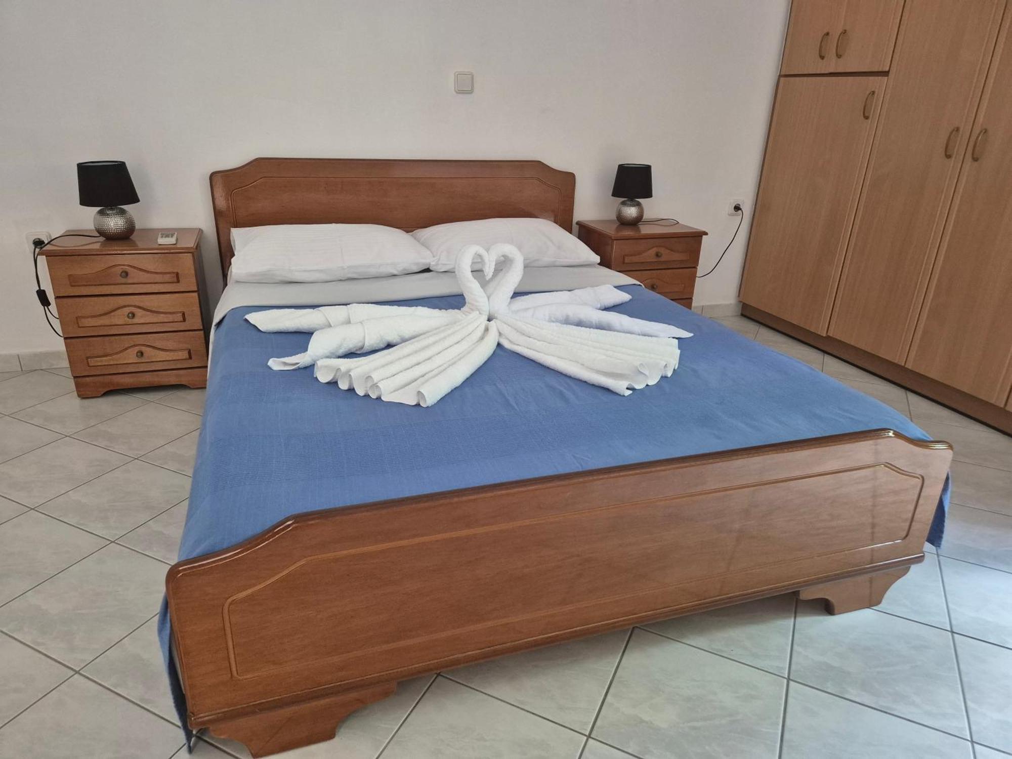 Apartments Marina House Farsa Luaran gambar